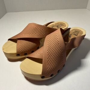 Jax and Bard Libby Hill Crisscross Mules with Open Toe wooden base size 40 (9)